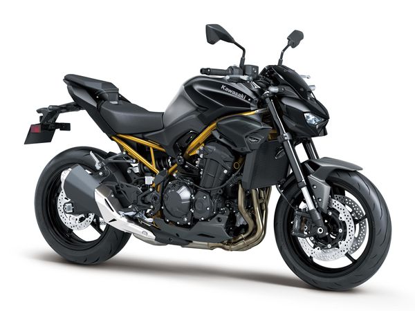 Kawasaki Z900 *2026* | Jetzt vorbestellen, alle Farben