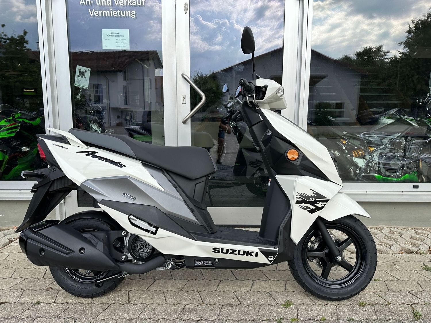 Suzuki Avenis 125 Suzuki Avenis 125