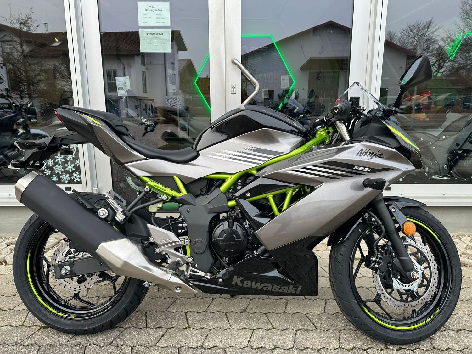 Kawasaki Ninja 125 *2026* | Jetzt vorbestellen, alle Farben Kawasaki Ninja 125 *2026* | Jetzt vorbestellen, alle Farben