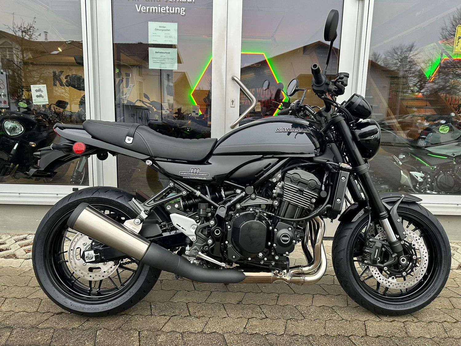 Kawasaki Z900RS Black Ball Edition *2026* Kawasaki Z900RS Black Ball Edition *2026*