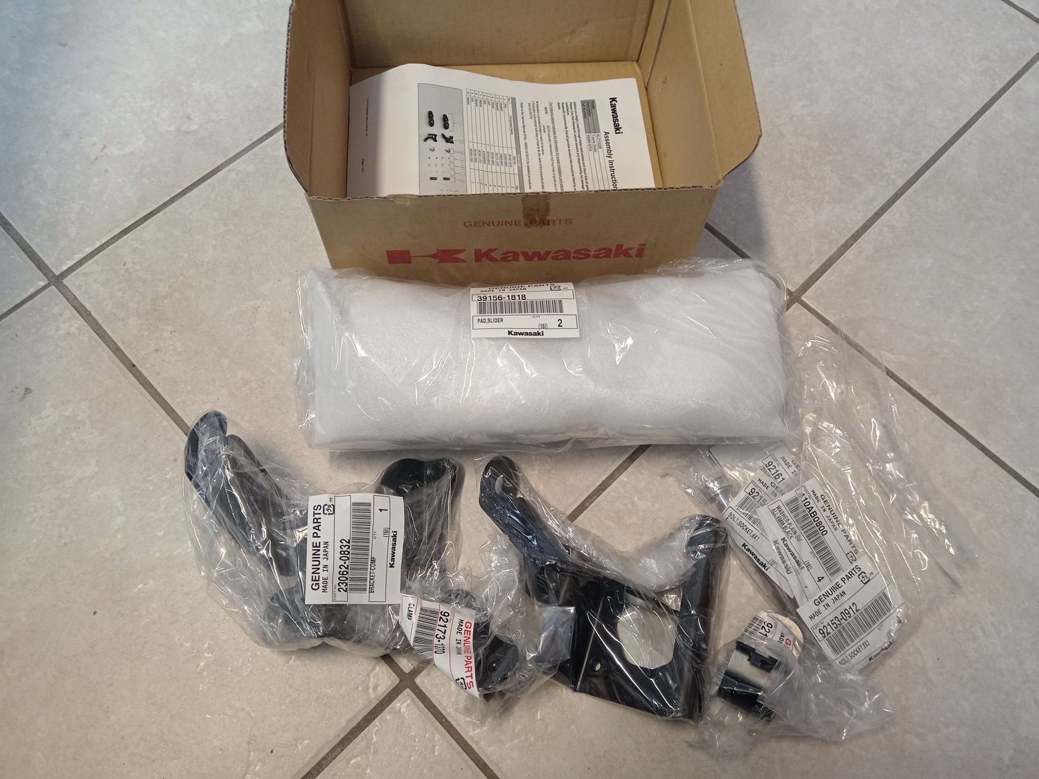 Orig. Kawasaki Frame Slider/Sturzpads /Rahmenschutz 999940704 Versys 1000 Orig. Kawasaki Frame Slider/Sturzpads /Rahmenschutz 999940704 Versys 1000