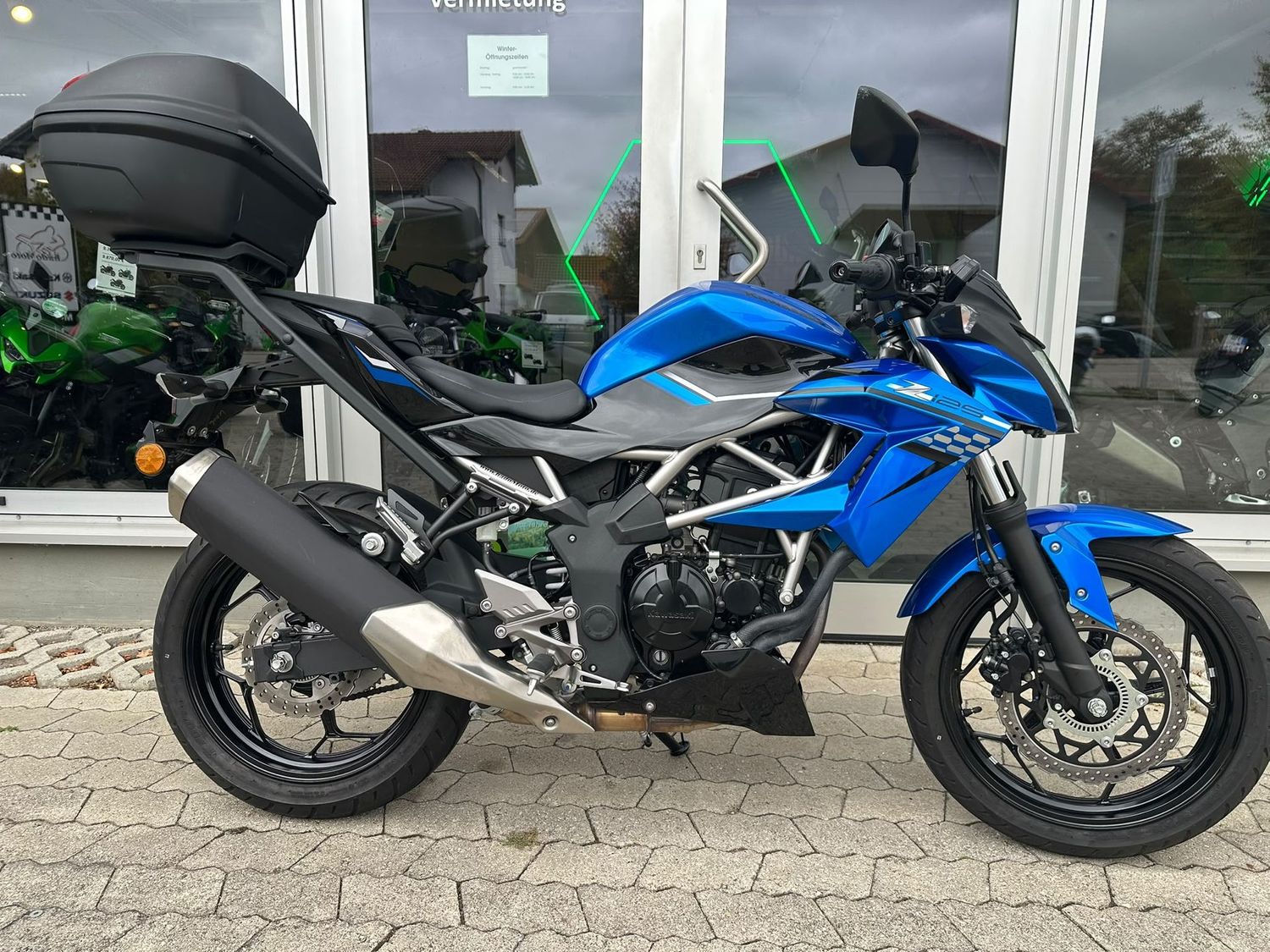Kawasaki Z125 | Top-Case | Tieferlegung | 186 km