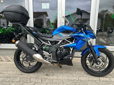 Kawasaki Z125 | Top-Case | Tieferlegung | 186 km Kawasaki Z125 | Top-Case | Tieferlegung | 186 km