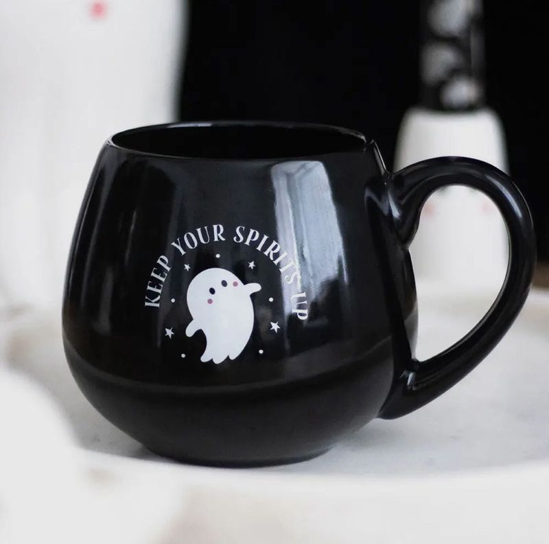 Schwarze Geister-Tasse „Keep Your Spirits Up“ – Halloween Mug Schwarze Geister-Tasse „Keep Your Spirits Up“ – Halloween Mug