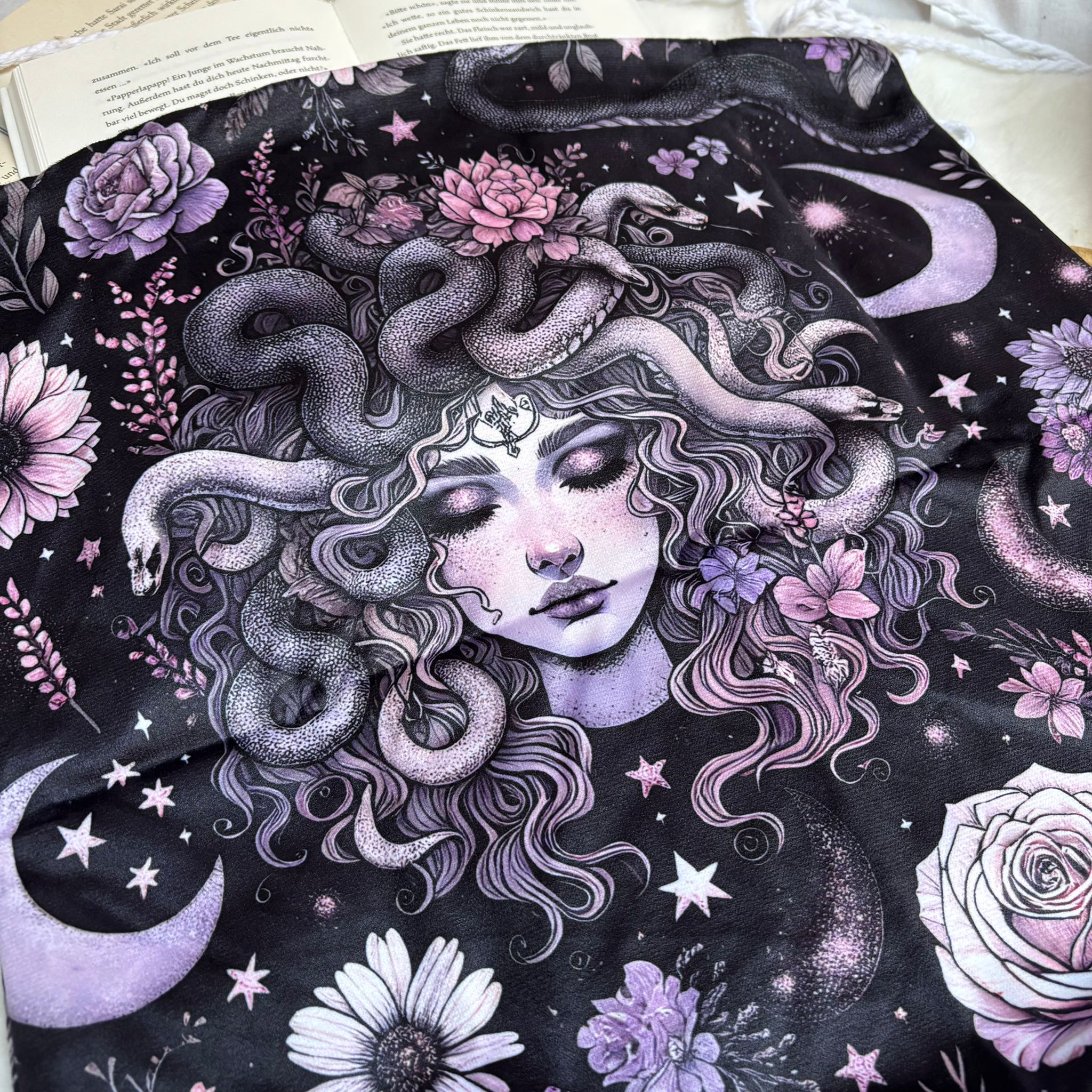 Kissenbezug – Medusa & Blumen