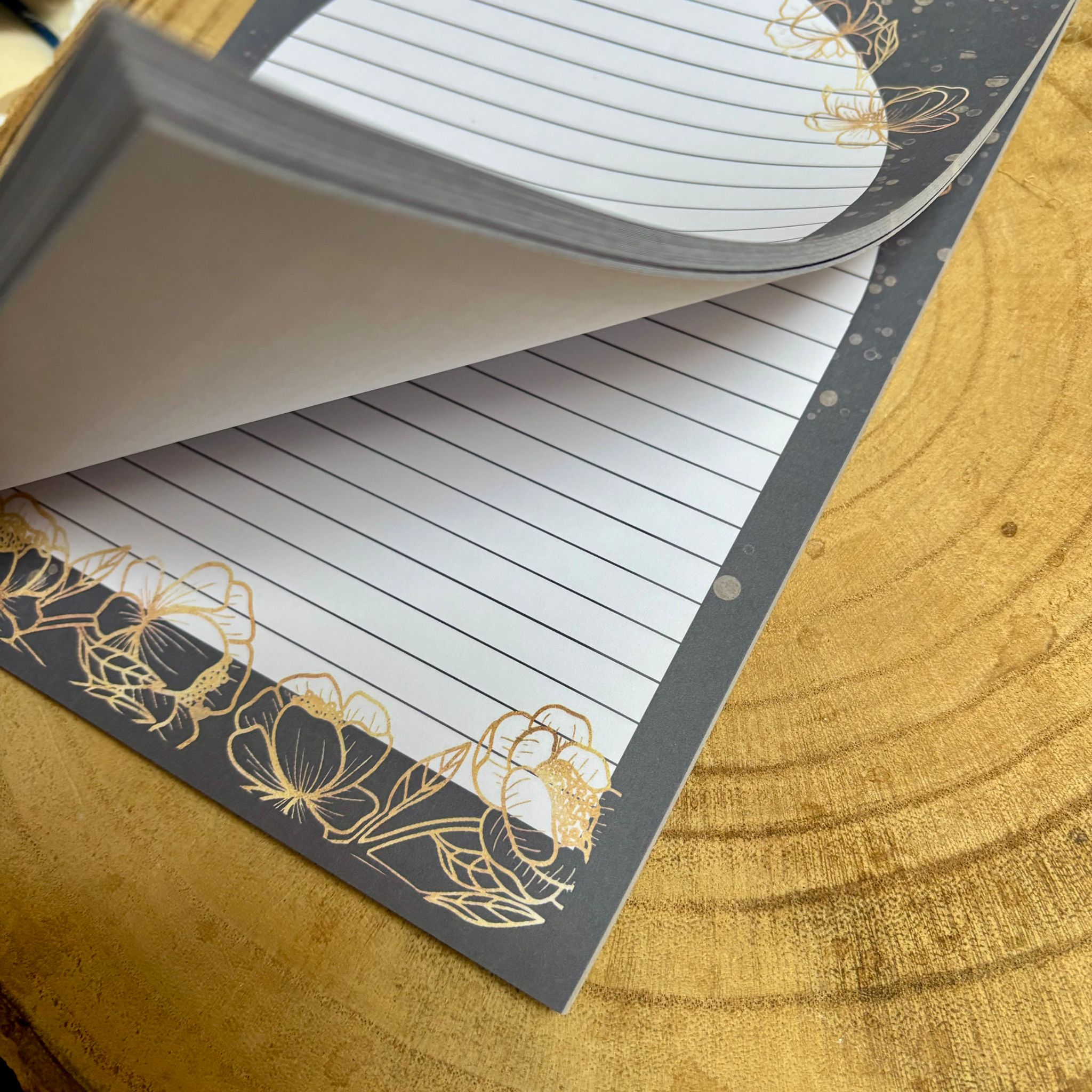 Schreibblock „Sinful Notes“ – liniertes Notizpad mit Golden-Florals