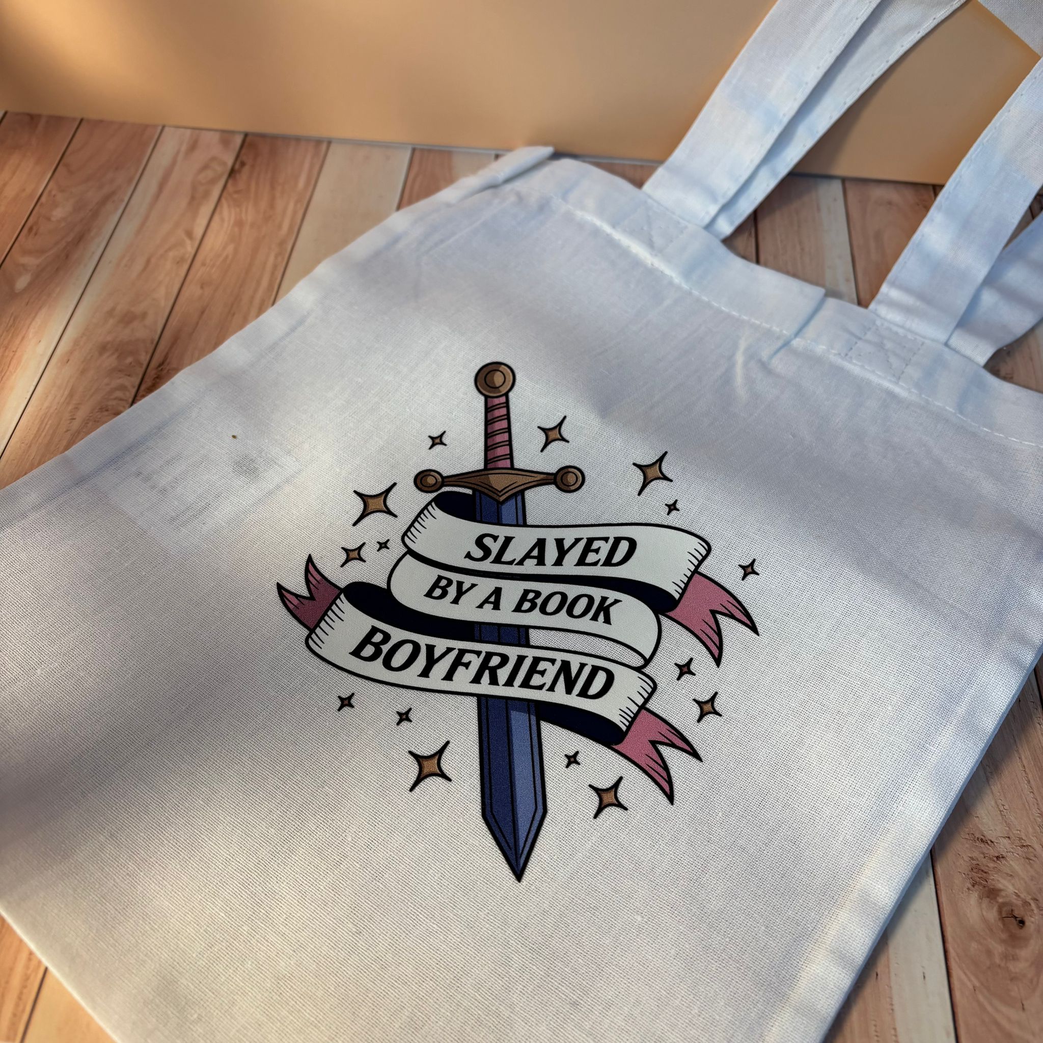 Mini Tote Bag „Slayed by a Book Boyfriend“ (Bookish Tragetasche)