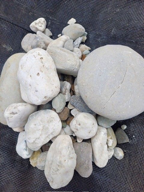Decorative Stones 20-100mm