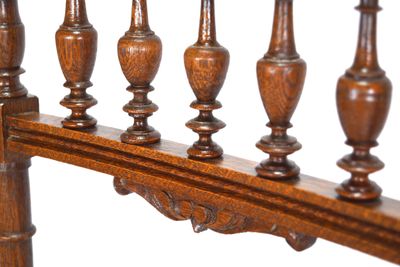 Restaurierter antiker flämischer Gründerzeitstuhl um 1890 Eiche