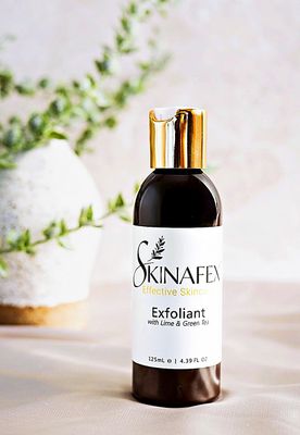 Green Tea Exfoliant with Bamboo &amp; Desert Lime