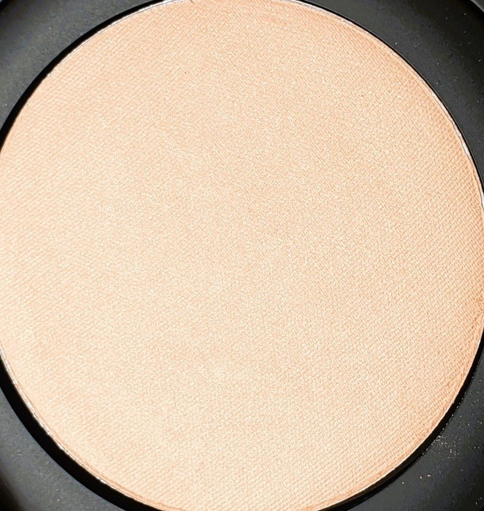 Pressed Illuminate Powder