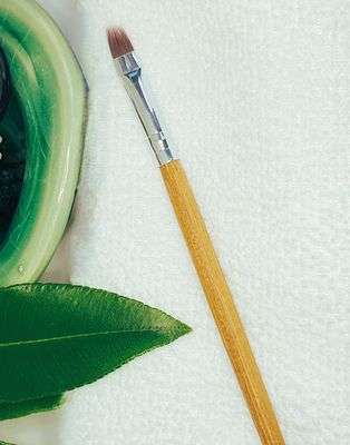 Natural Bamboo Angle liner brush