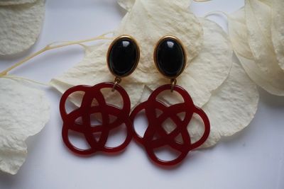 JustWin Ohrring Knoten Laser Cut (weinrot)