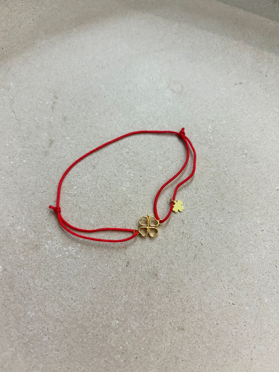 LUCKY CHAIN Stoffarmband Klee (rot)