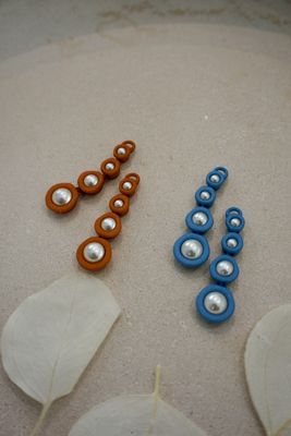 FABNORA Anhänger PEARL Long (Topaz Blue, rechts)