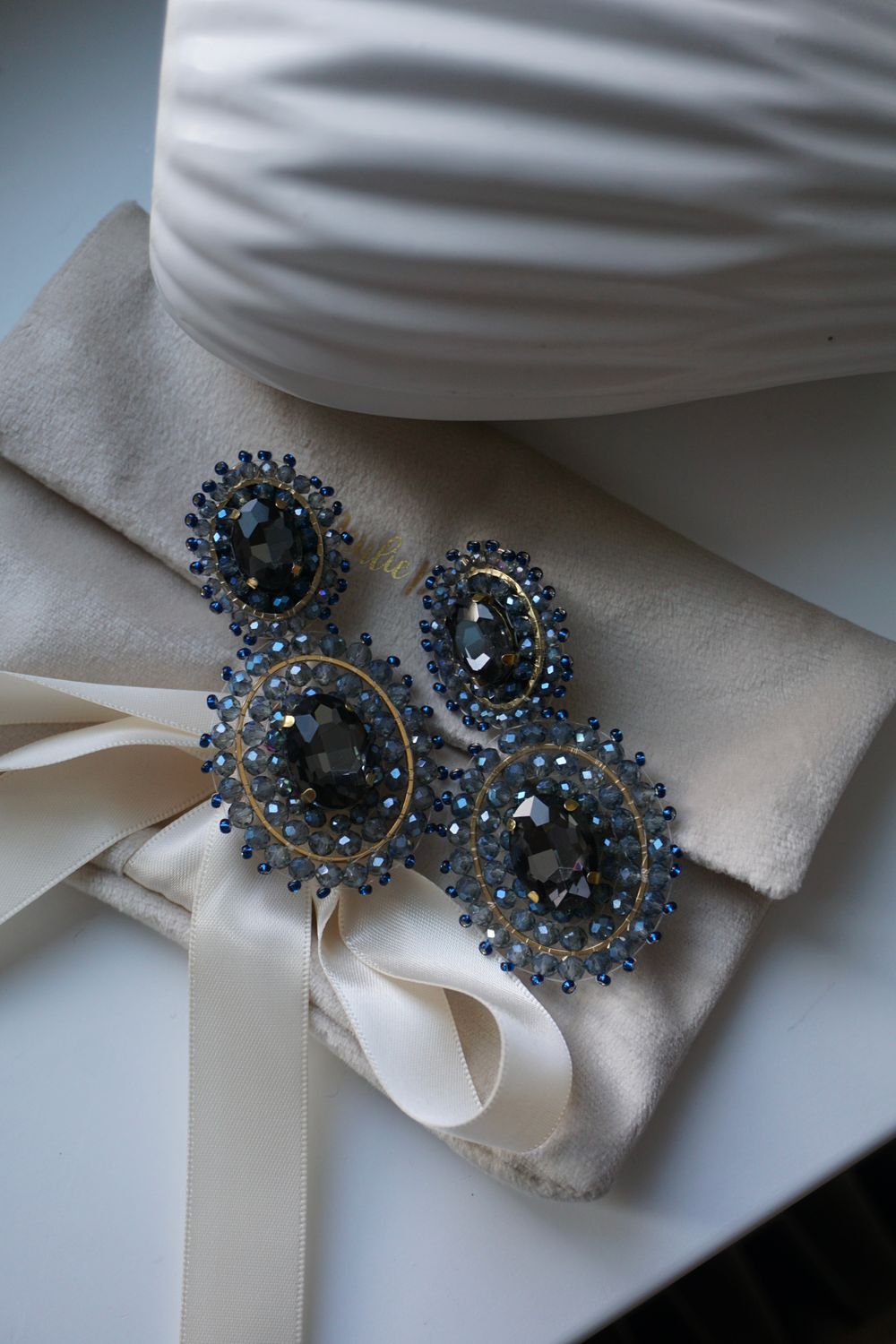 PAULIE POCKET Doppelte Luna Ohrringe (Clips, blau)