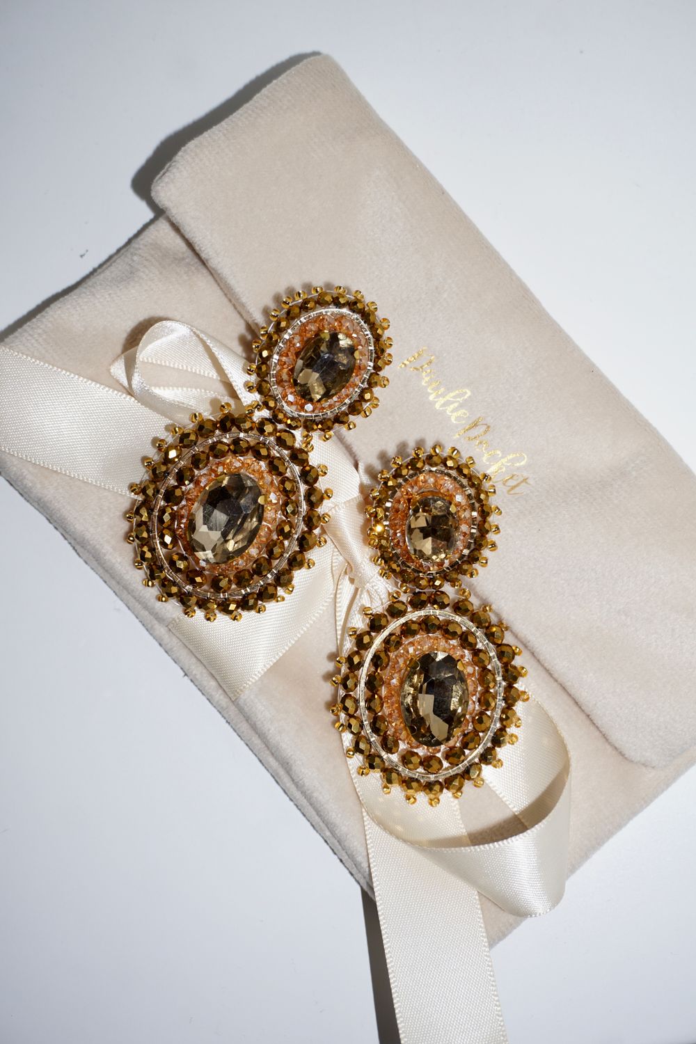 PAULIE POCKET Doppelte Luna Ohrring (beige)