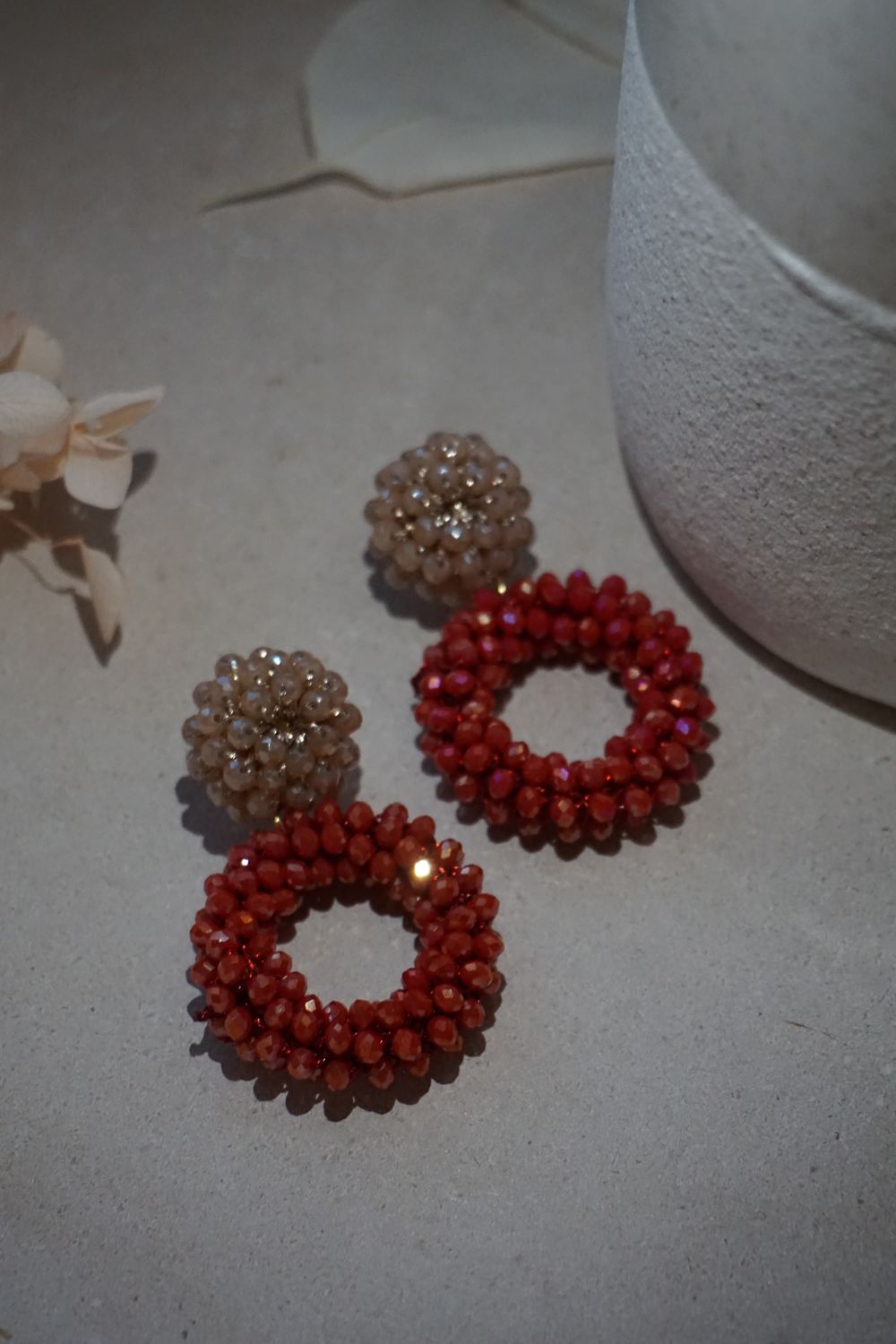 JoJo Jewelry Ohrring Sparkly rund (beige/rot)