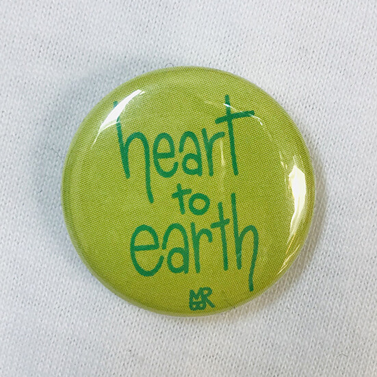 Badge Heart To Earth - Vert