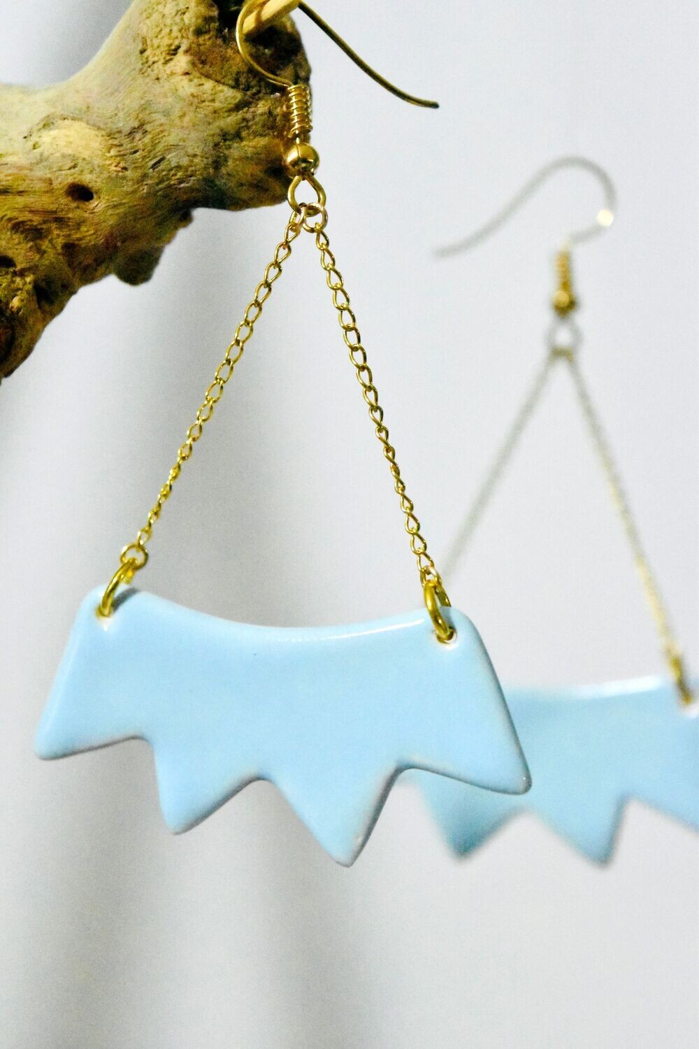 Boucles d'oreilles en céramique bleu ciel brillant