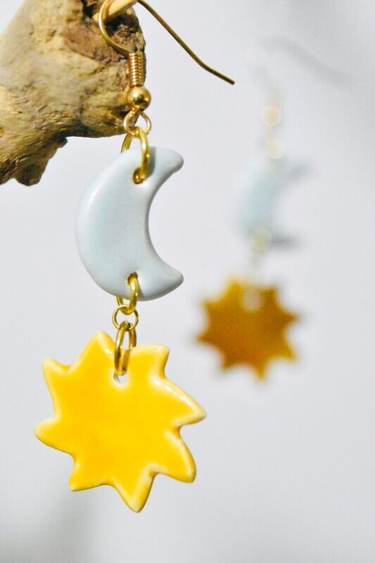 Boucles d'oreilles  lune soleil en céramique