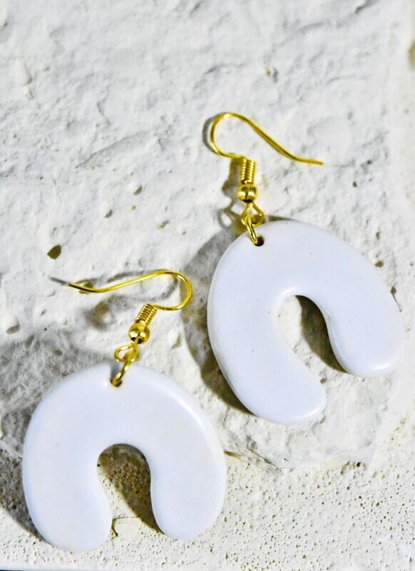 Boucles d'oreilles en céramique blanc mat