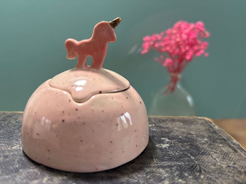 Boite en céramique licorne