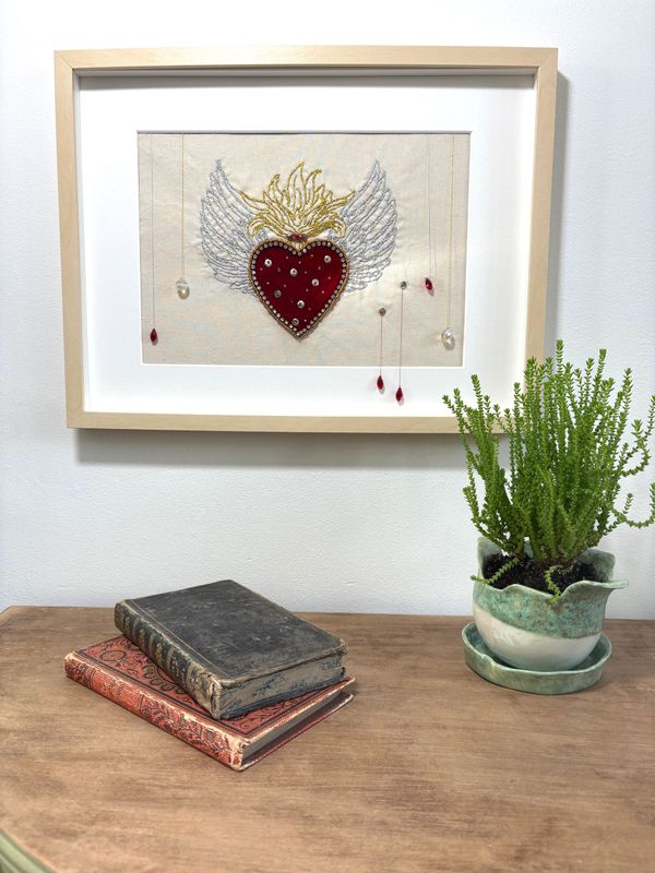 Tableau brodé cœur velours rouge