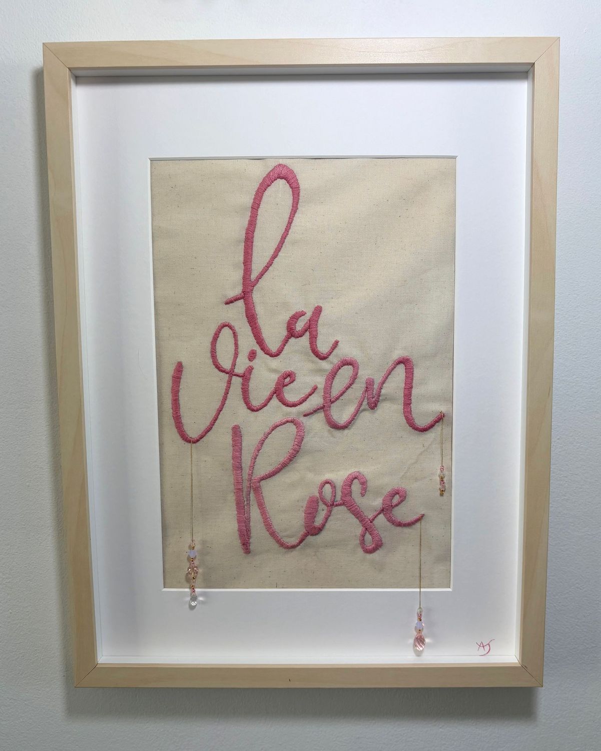 Tableau brodé "La Vie en Rose"