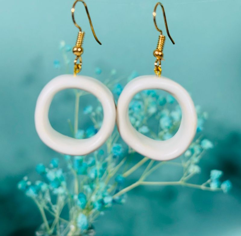 Boucles d'oreilles en céramique blanc Mat