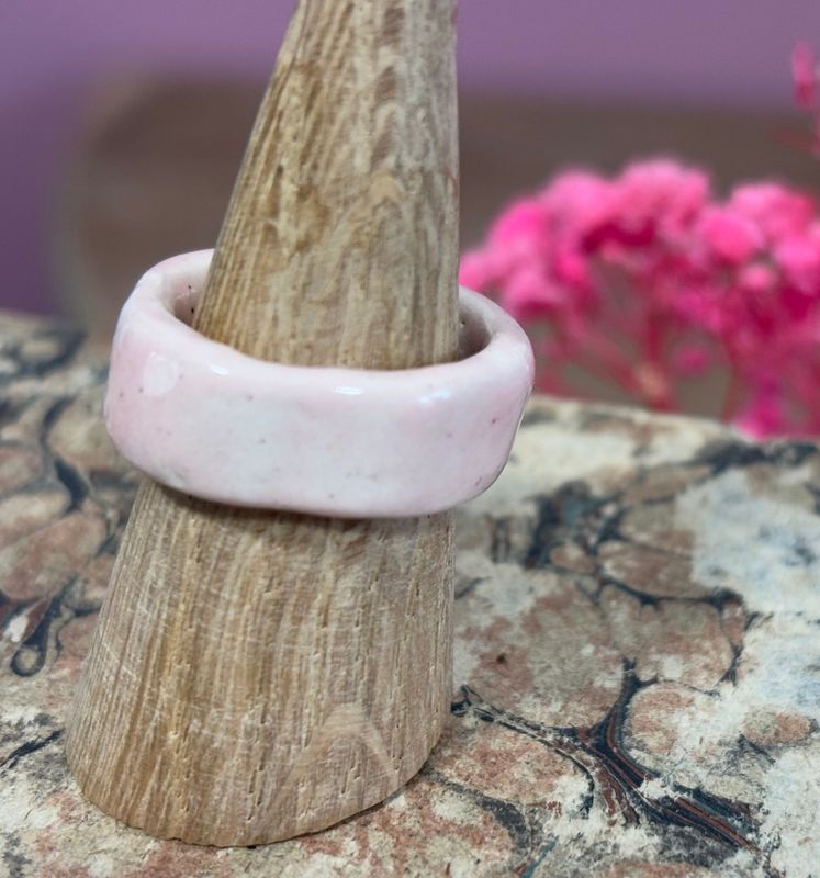 Bague en céramique  anneau rose