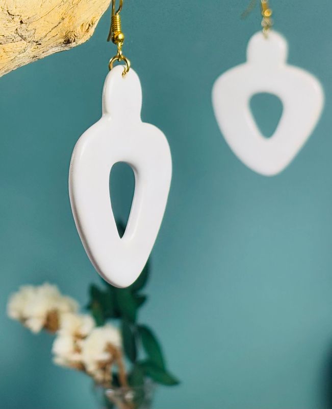 Boucles d'oreilles en céramique blanc mat