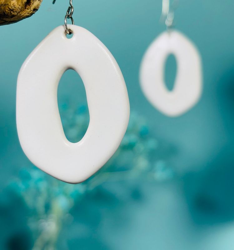 Boucles d'oreilles en céramique blanc Mat