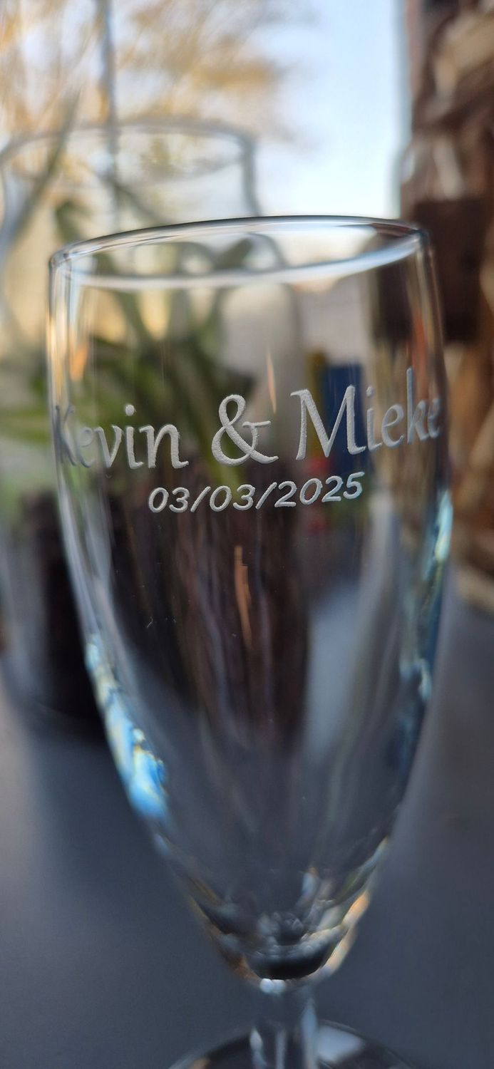 Gepersonaliseerd champagneglas gegraveerd