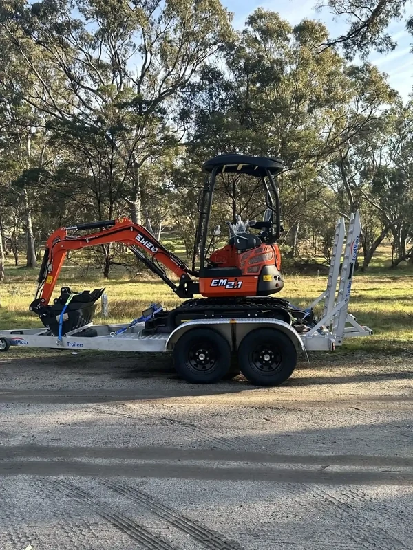 Excavator 2 Tonne & trailer package  Includes FREE attachments with Aluminium & Steel Trailer Options