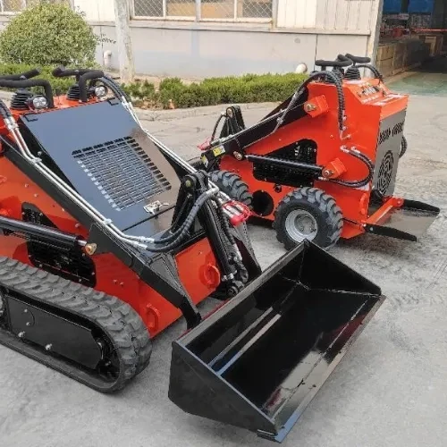 Mini skid steer - Briggs & Stratton engine with 4 in 1 Bucket  890kg