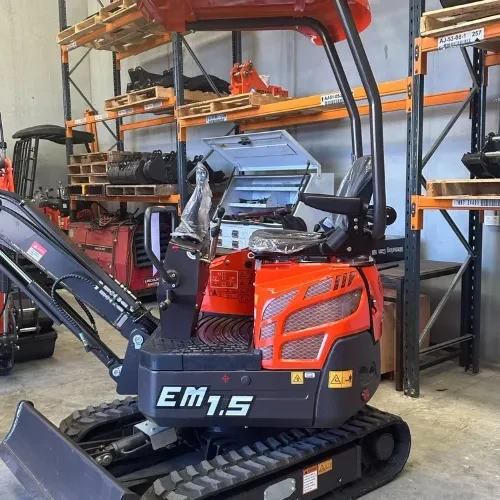 1.5 Tonne mini excavator - Yanmar engine with free attachments
