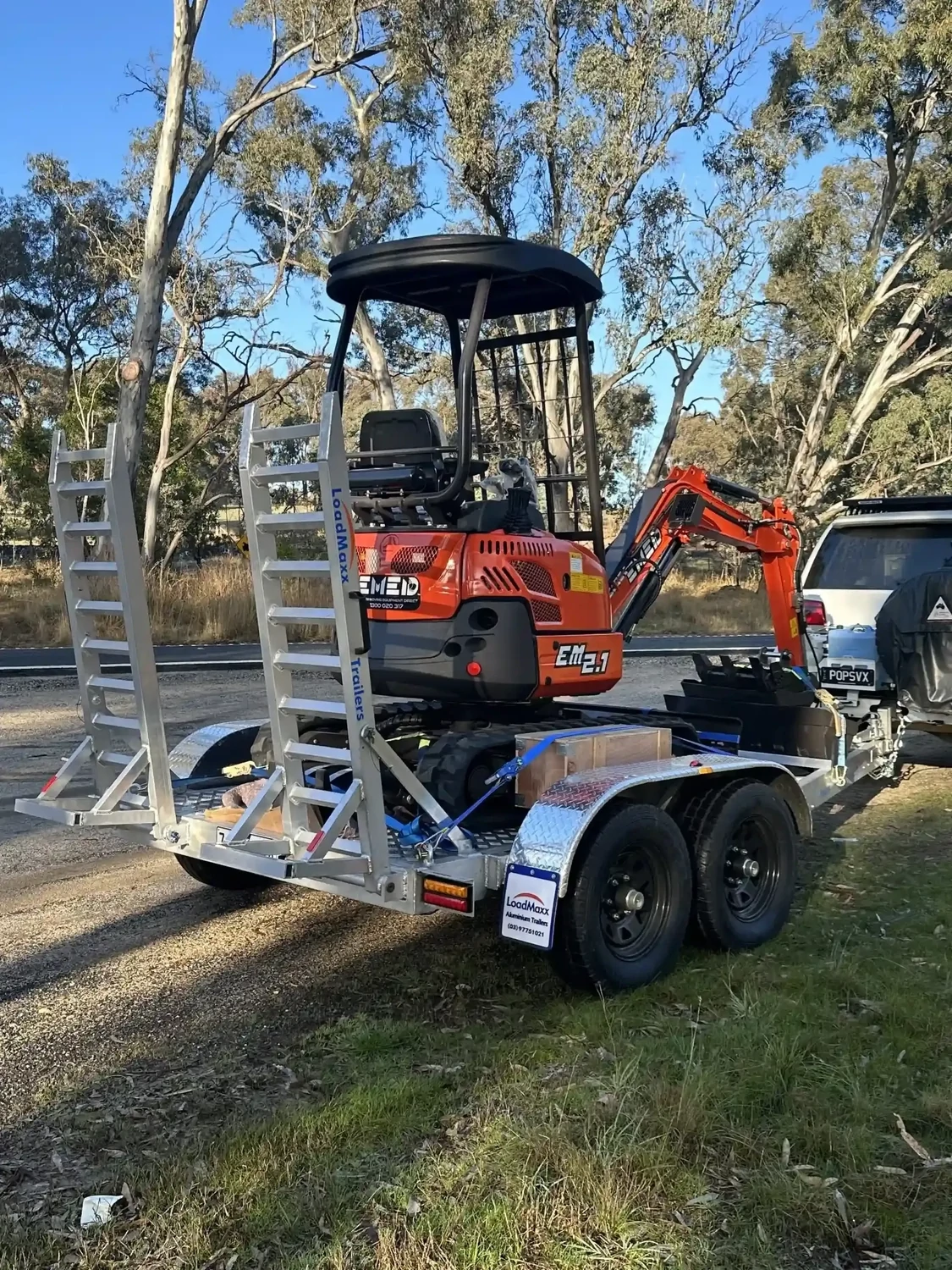 Excavator 2 Tonne & trailer package with Auger, Rock Breaker & FREE Attachments. Aluminium & Steel Trailer Options
