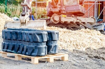 Excavator tracks