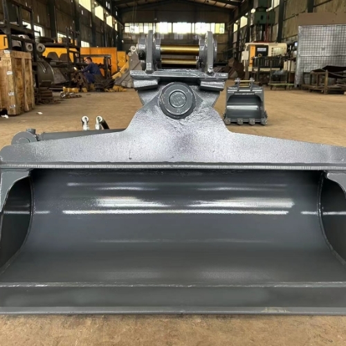 Tilting Mud Bucket - 750mm Available for all makes & models From 0.5 to 1.5 Ton