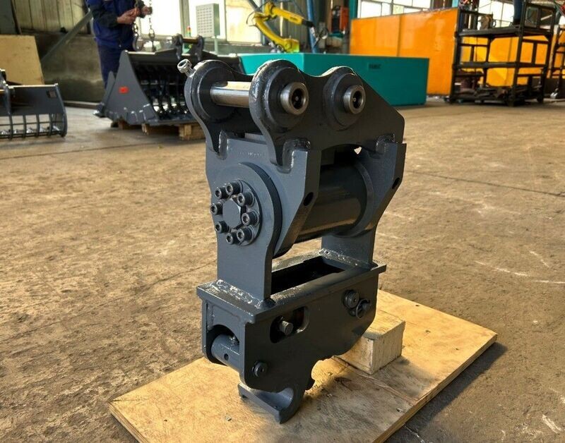 180 degree hydraulic tilting quick hitch – suits pin size 100mm 180 degree hydraulic tilting quick hitch – suits pin size 100mm