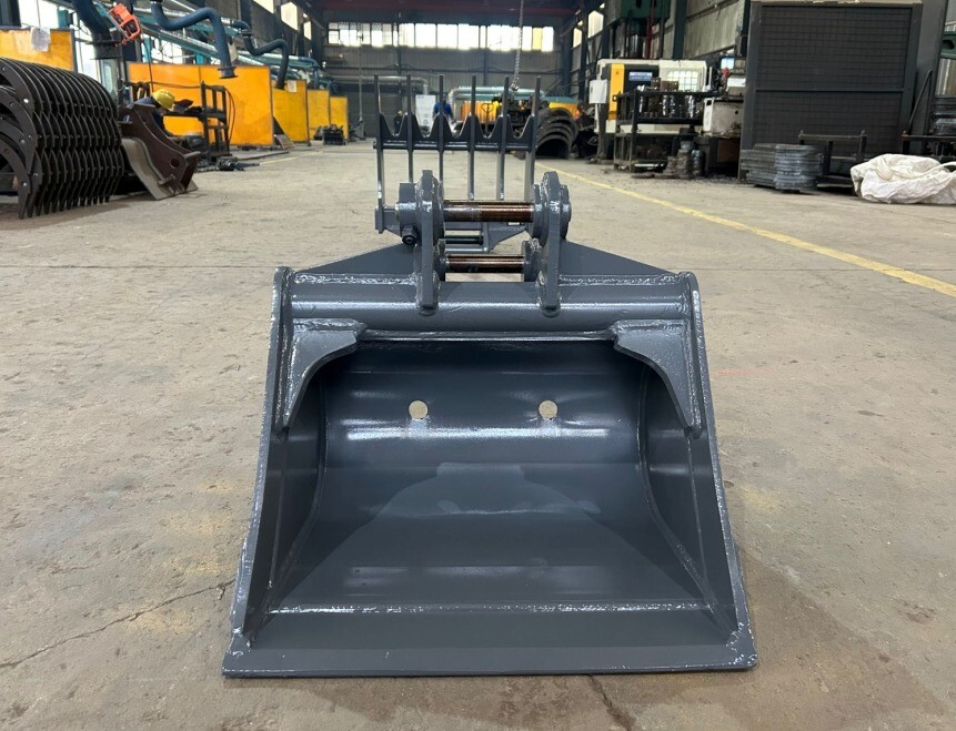 600mm Mud Bucket – Suits 1.5 to 2.5 Tonne Excavators