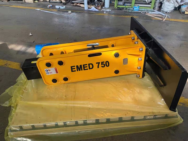 Hydraulic Rock breaker to suit skid steer loader with a flow of 20 to 40 LPM