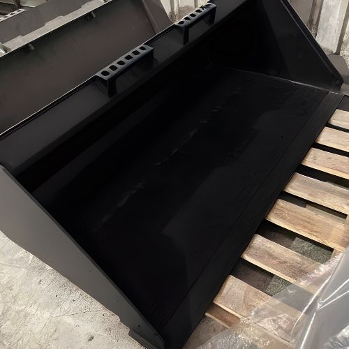 GP Bucket for Skid Steer Loaders with bolt on cutting edge 1528mm 60