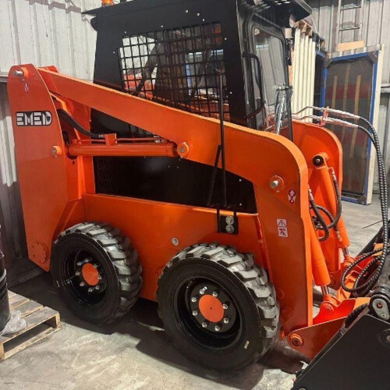 2.7 Tonne skid steer loader - enclosed cab, joystick controls with free attachments