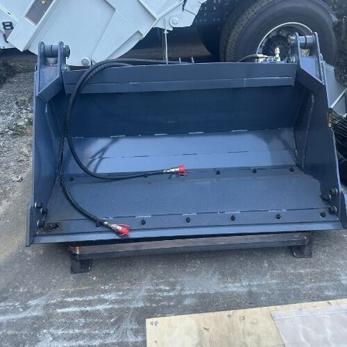 4 in 1 Bucket suits all makes & models 1676mm wide