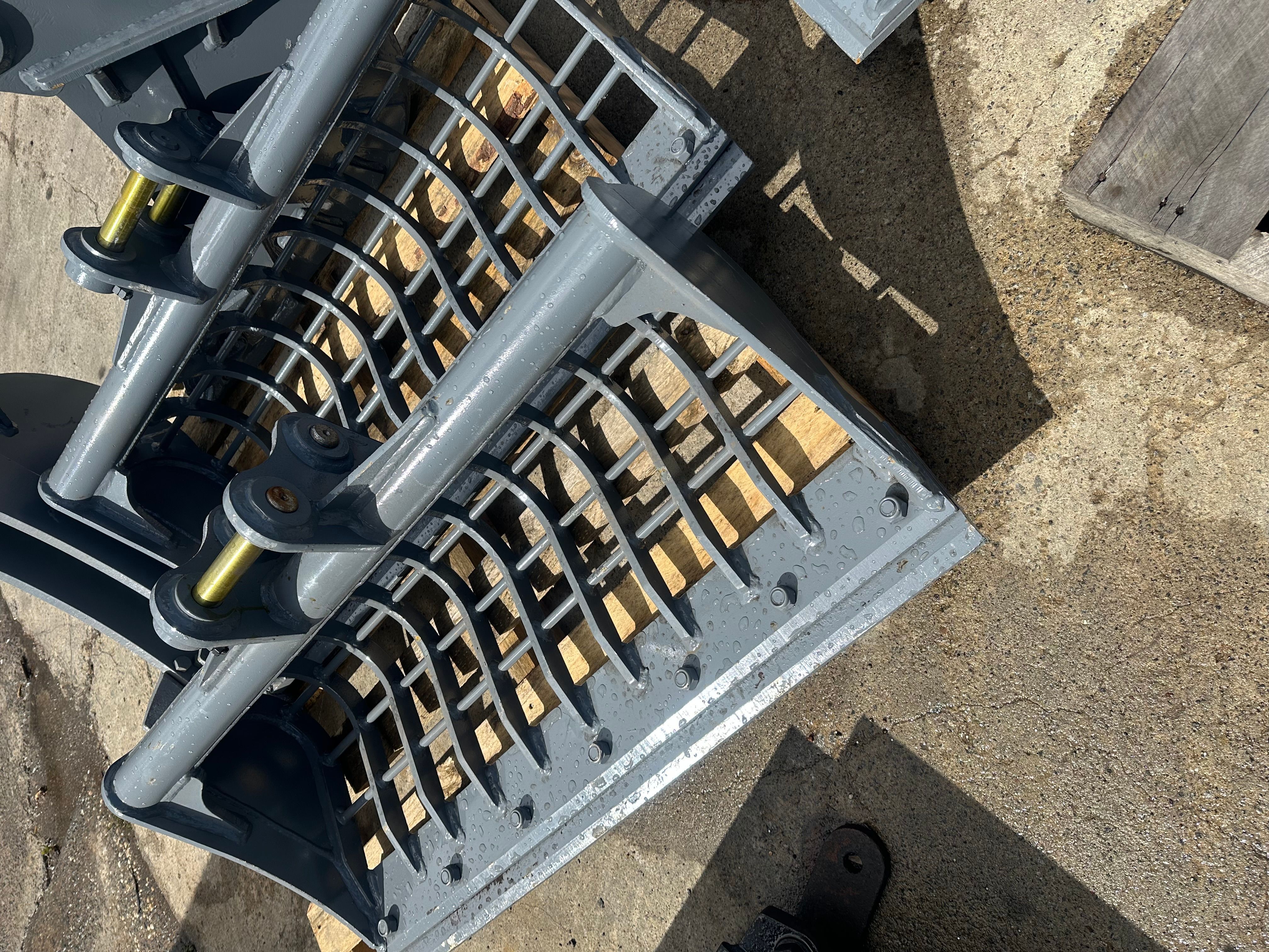 Sieve/Skeleton Bucket 1000mm suits all makes & models 1.5 to 2.5 Ton