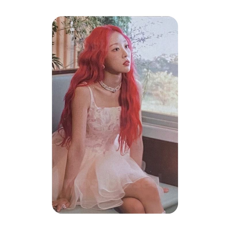 Flip That Album - LOONA YVES