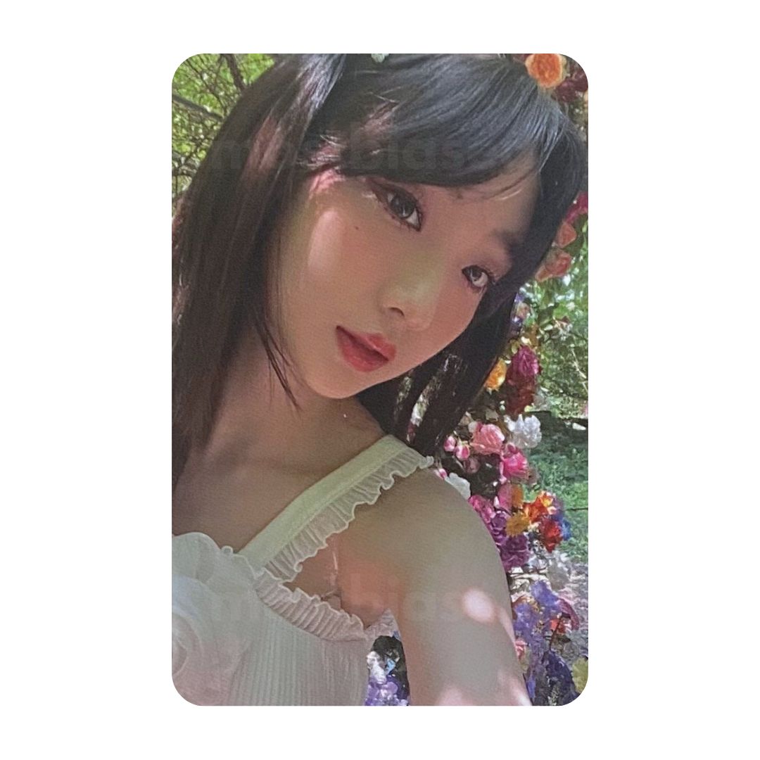 Flip That Album - LOONA YEOJIN