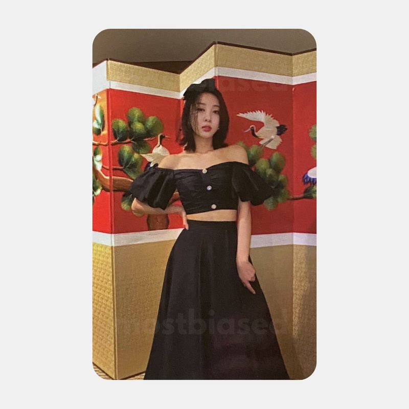 12:00 Album - LOONA YVES